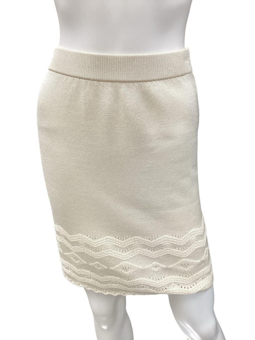 St. John Skirt Women’s SZ 2 Fine Knit Above Knee Length Lightly Stretchy Cream